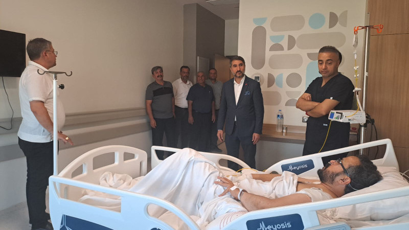 Gaziantep’te Eski İlçe Başkanına Geçmiş Olsun Ziyareti
