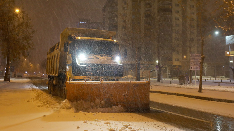 GAZİANTEP BÜYÜKŞEHİR YOĞUN KAR YAĞIŞINDA TÜM EKİPLERİYLE SAHADA