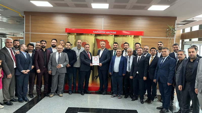 Sedat Yıldız Mazbatasını Teslim Aldı: “Seçim Startını Verdik”