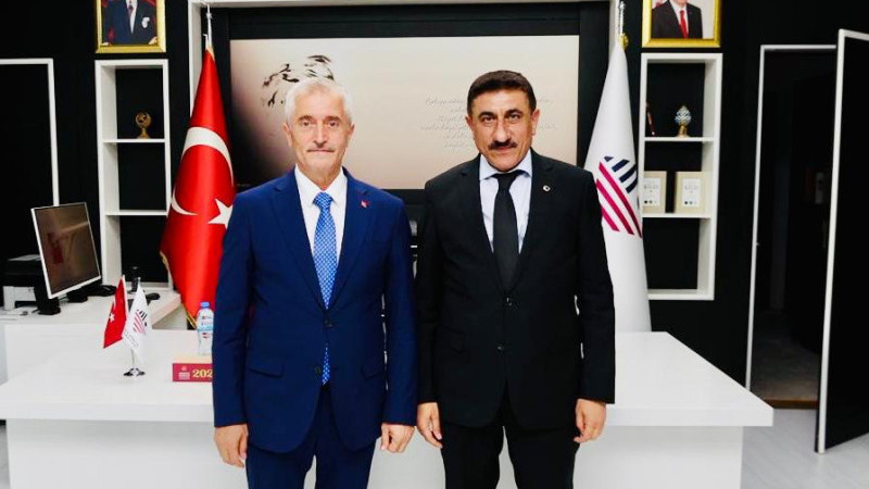 Şahinbey Belediye Başkanı Mehmet Tahmazoğlu, Rektörümüz Prof. Dr. Zekeriya Akman’ı Ziyaret Etti 