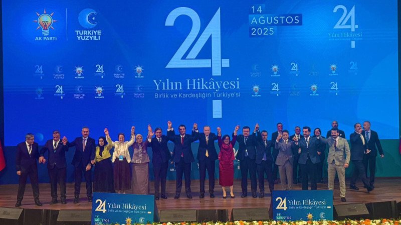 ŞEHİTKAMİL BELEDİYE BAŞKANI UMUT YILMAZ AK PARTİ’YE KATILDI