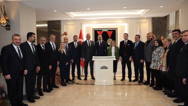 AK PARTİ GENEL BAŞKAN YARDIMCISI ZORLU, BAŞKAN ŞAHİN’İ MAKAMINDA ZİYARET ETTİ