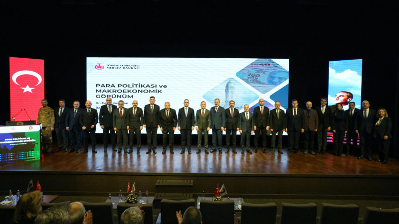 TCMB BAŞKANI DR. FATİH KARAHAN’IN KATILIMIYLA “PARA POLİTİKASI VE MAKROEKONOMİK GÖRÜNÜM TOPLANTISI” 