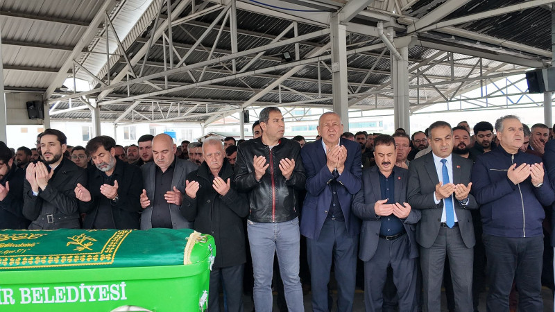 İYİ Parti Gaziantep İl Başkanlığı Sedat Çevik’i Acı Gününde Yalnız Bırakmadı!