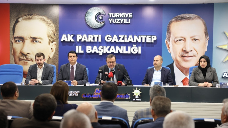 Gaziantep’te gerçekleştirilen kutlama programında yaşanan hadise, sadece bir protokol tartışması