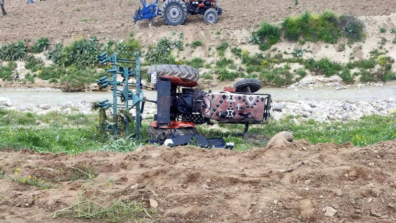 Kilis’te Traktör Devrildi: 1 Ölü