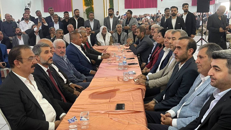 BİRECİK’TE ERGÜN VE CENGİZ AİLELERİ ARASINDA BARIŞ SAĞLANDI